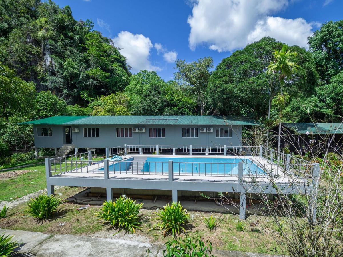 Benarat Lodge Mulu Exterior photo