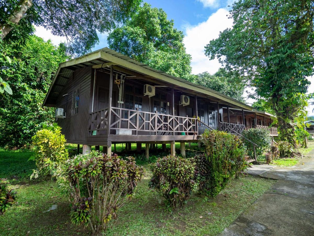 Benarat Lodge Mulu Exterior photo
