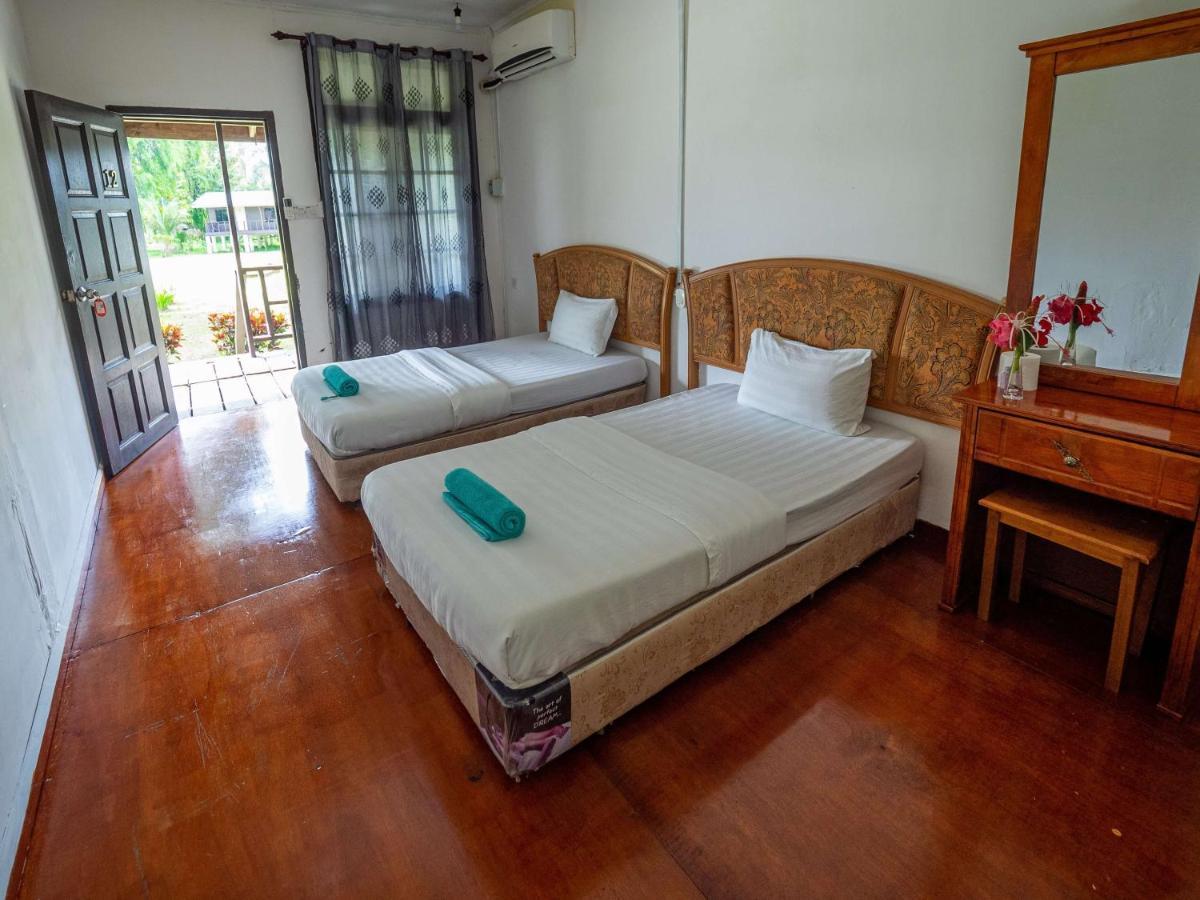 Benarat Lodge Mulu Exterior photo