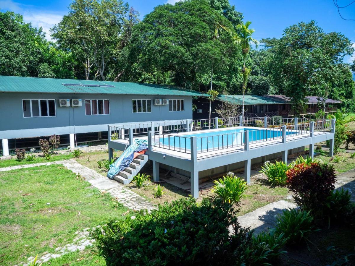 Benarat Lodge Mulu Exterior photo