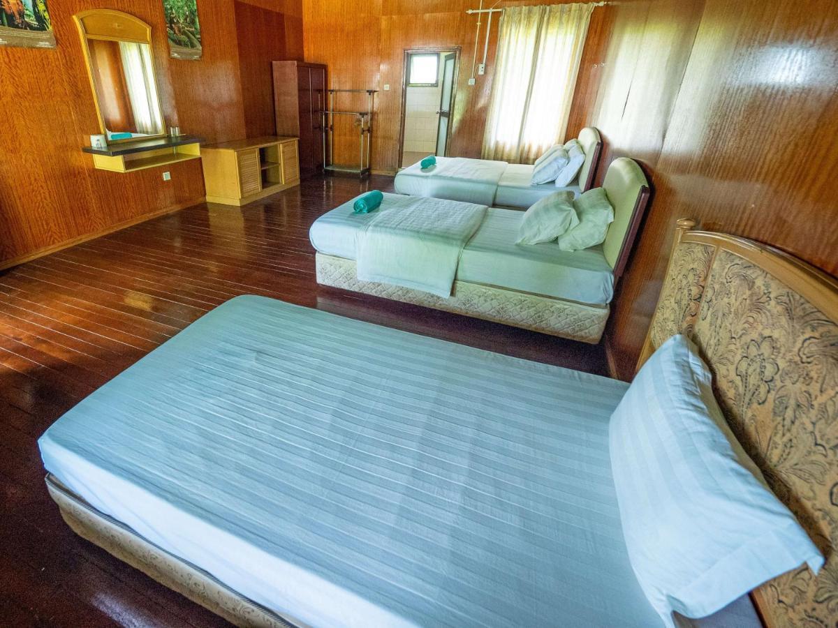 Benarat Lodge Mulu Exterior photo