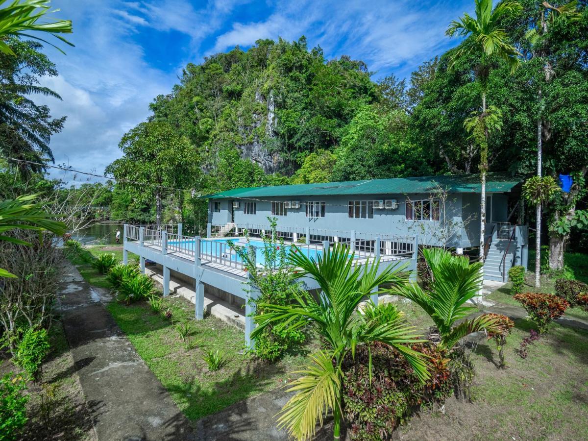 Benarat Lodge Mulu Exterior photo