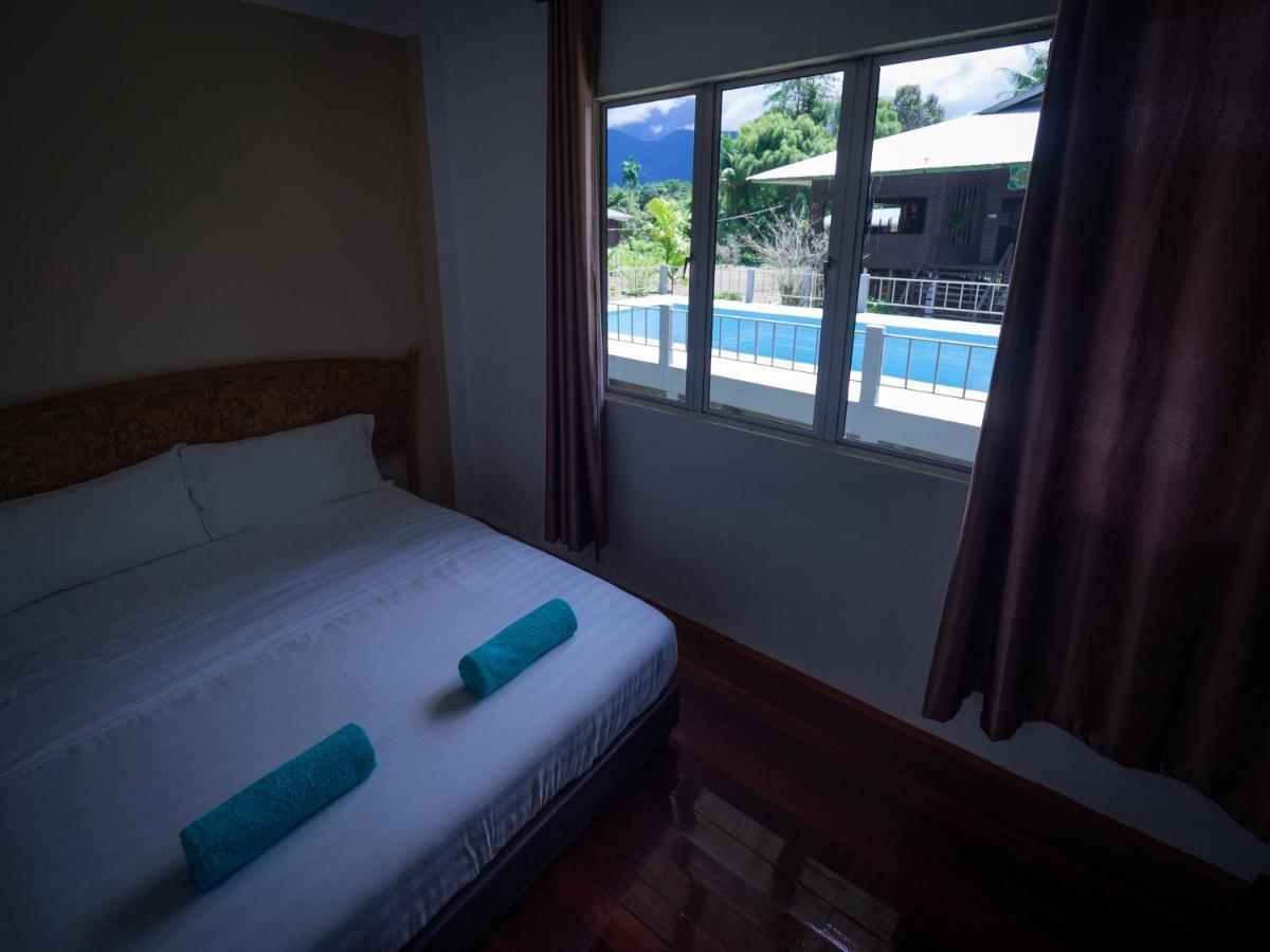 Benarat Lodge Mulu Exterior photo