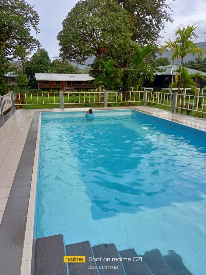 Benarat Lodge Mulu Exterior photo