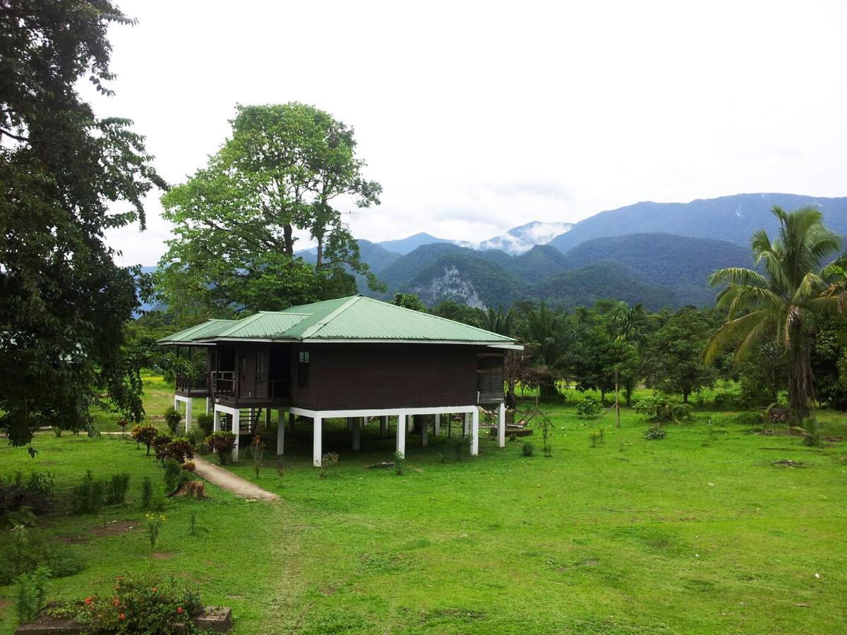 Benarat Lodge Mulu Exterior photo